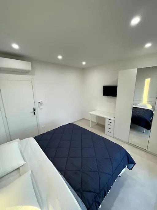 Turris Apartments, Skyline Historic Center Bologna 0*,  Italy
